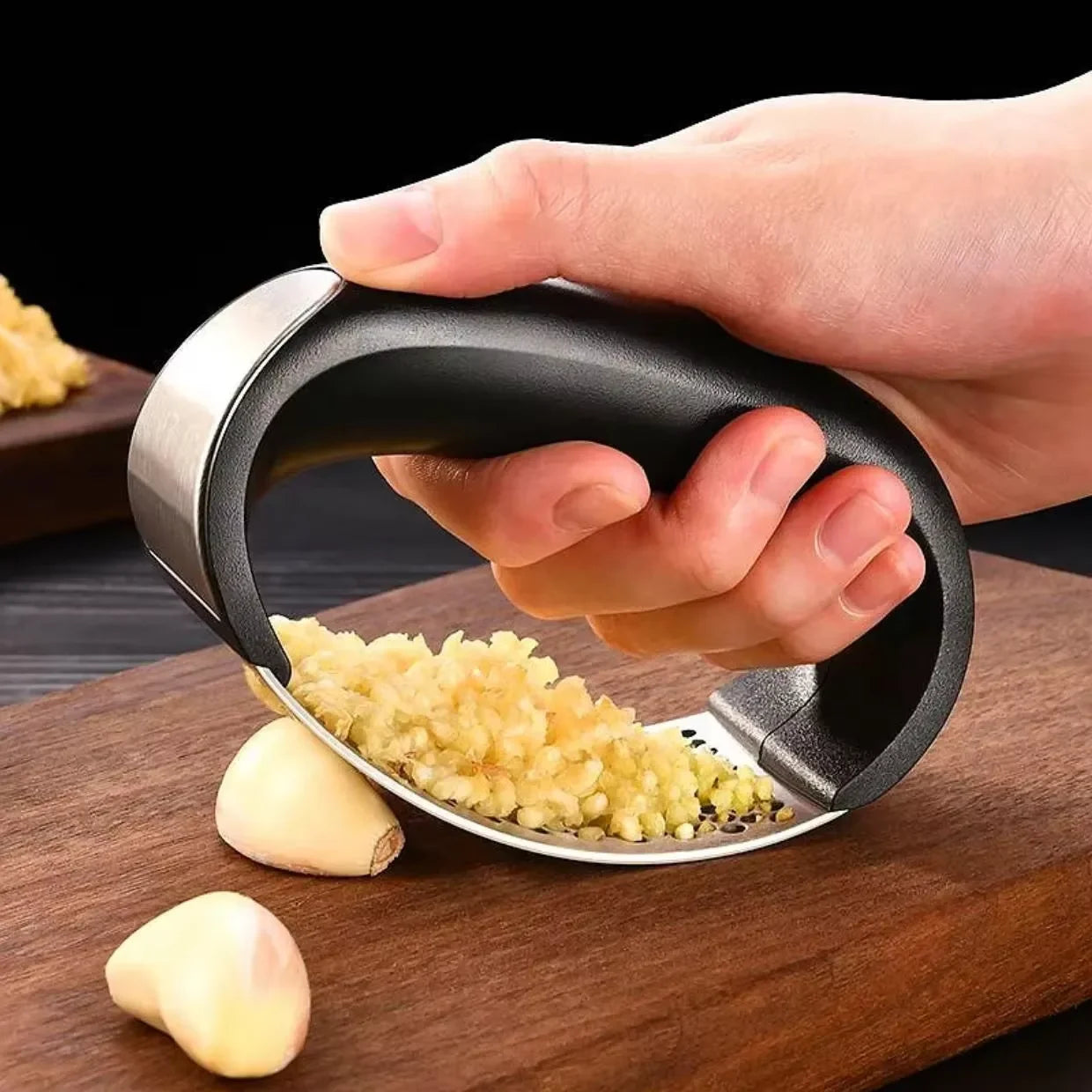 Manual Inox Garlic Kneading with Ergonomic Cable-Easy to Clean Practical Garlic Shredder for Kitchen