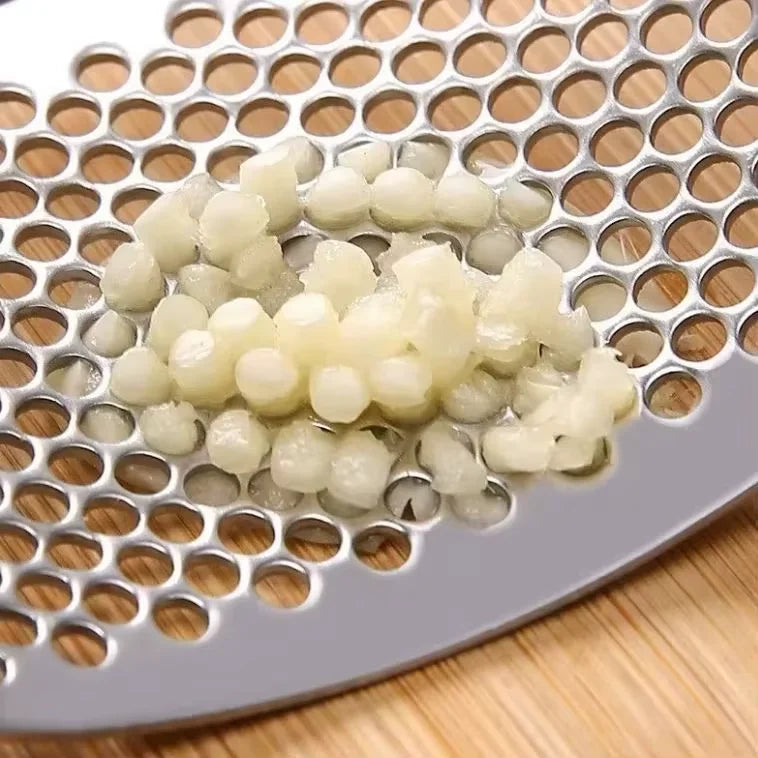 Manual Inox Garlic Kneading with Ergonomic Cable-Easy to Clean Practical Garlic Shredder for Kitchen